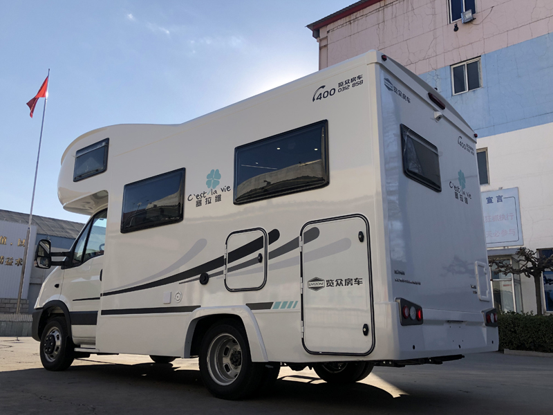 舒適、空間、安全,樣樣具備的房車 舒適、空間、安全,樣樣具備的房車