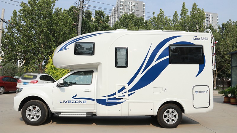 帶老人和孩子出行最合適，還是四驅(qū)房車(chē)