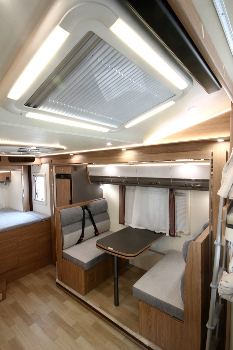 皮卡房車和依維柯房車你會選哪種？