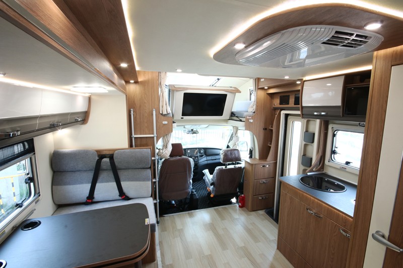 皮卡房車和依維柯房車你會選哪種？