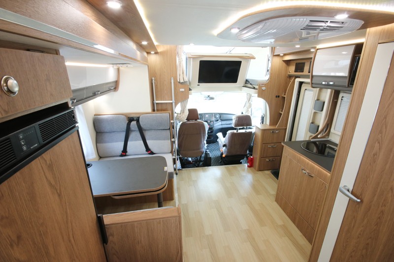 皮卡房車和依維柯房車你會選哪種？