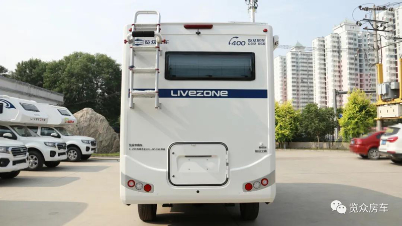 這款房車的客廳真給力 這款房車的客廳真給力