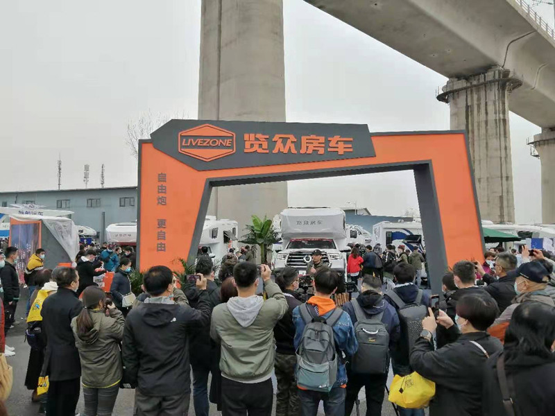 自由炮房車正式亮相北京國(guó)際房車博覽會(huì) 自由炮房車正式亮相北京國(guó)際房車博覽會(huì)