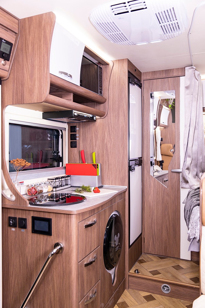 很多人喜歡睡這款房車，確實舒服