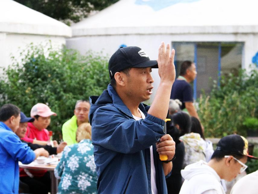 對酒當(dāng)歌,人生幾何,要盡興就現(xiàn)在! 對酒當(dāng)歌,人生幾何,要盡興就現(xiàn)在!