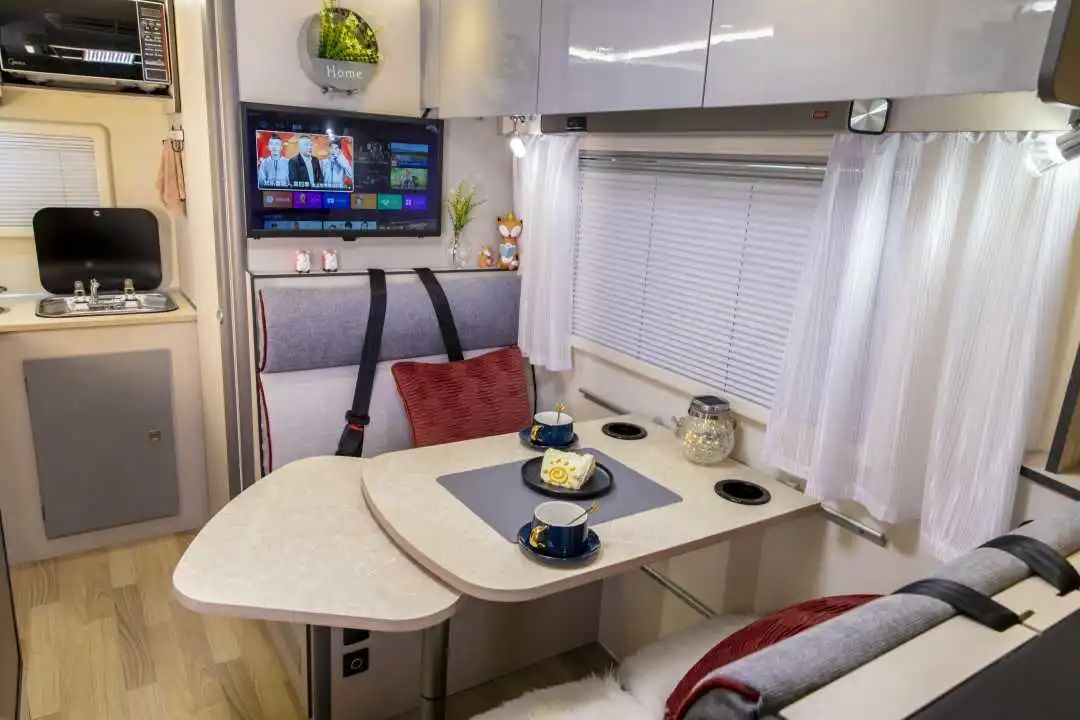 為什么覽眾房車要采用玻璃鋼“三明治”車身結構？