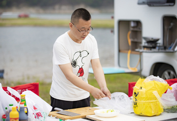 房車(chē)還就要選汽油、四驅(qū)、兩米大床